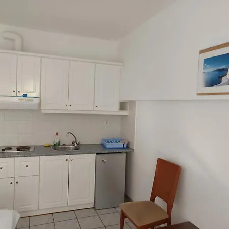 Gikas Triple Garden View α3
